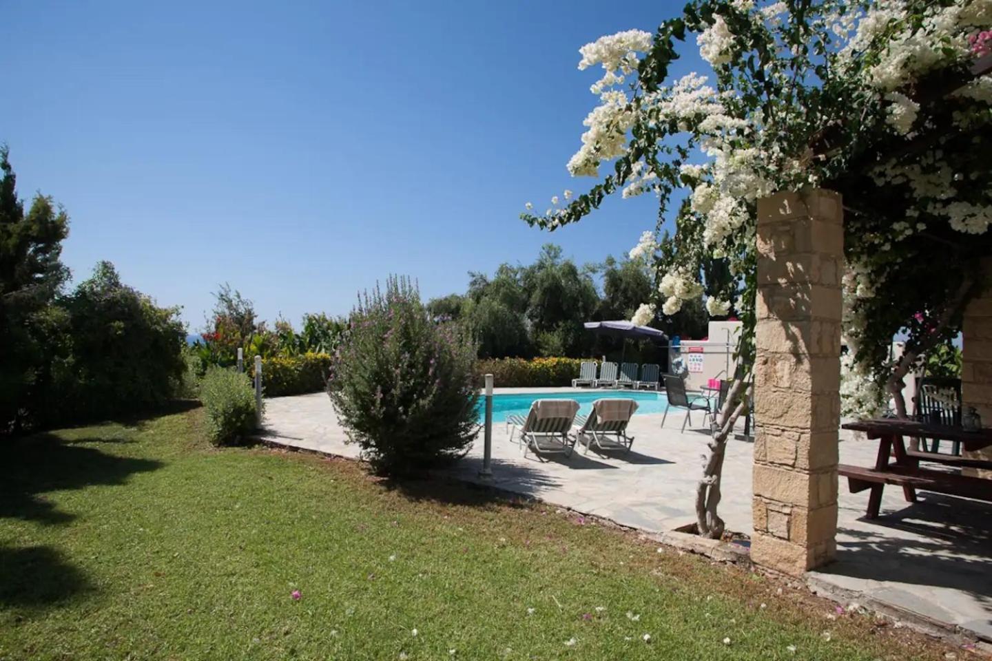 Banana Sunset Villas Paphos Exterior foto